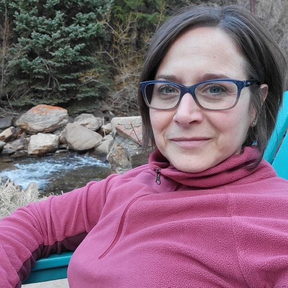 Meet your Posher, Lisa - Picture 2 of 2